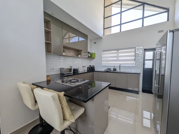 3 Bedroom Flat & Apartment