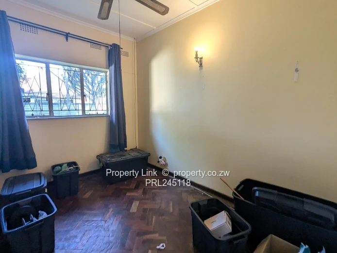 3 Bed 1.5 Bathroom House - Available 1 May