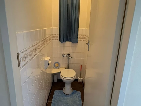 2 Bedroom Flat & Apartment