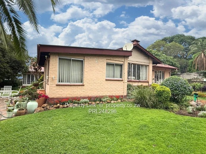 Unfurnished 4-Bed House with Pool Available Immediately