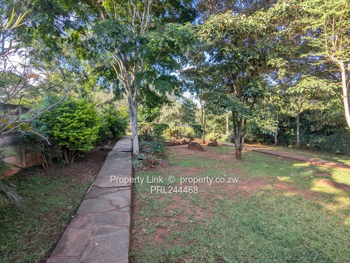 2-bed, 1-bath Garden Flat In Greystone Park