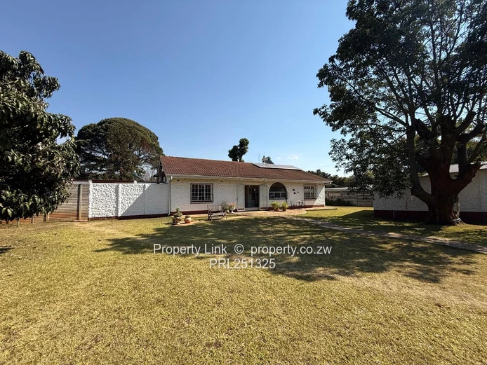 Spacious Family Home With Cottage, Pool & Borehole