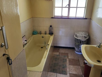 Farm & Agricultural Land