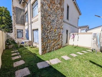 3 Bedroom Garden Flat