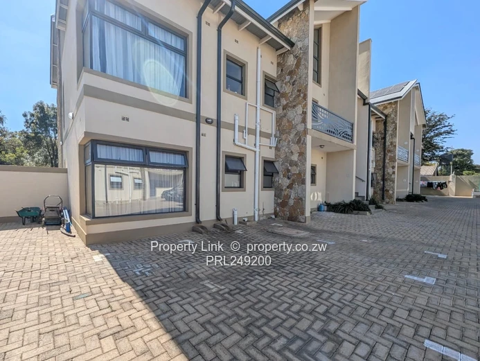Perfect Blend of Well-Established & Modern Flat
