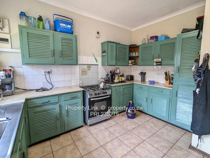 2-bed, 1-bath Garden Flat In Greystone Park