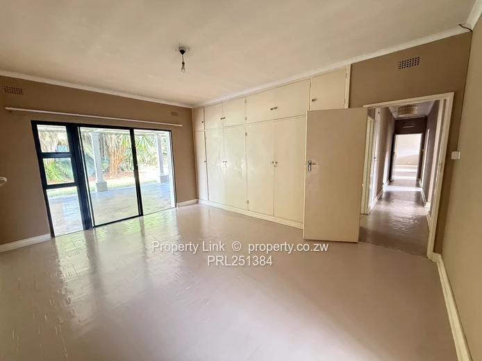 PRIME 4677m²  RIDGEWAY SOUTH LOCATION