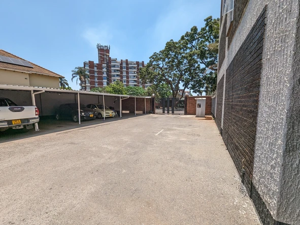 3 Bedroom Flat & Apartment