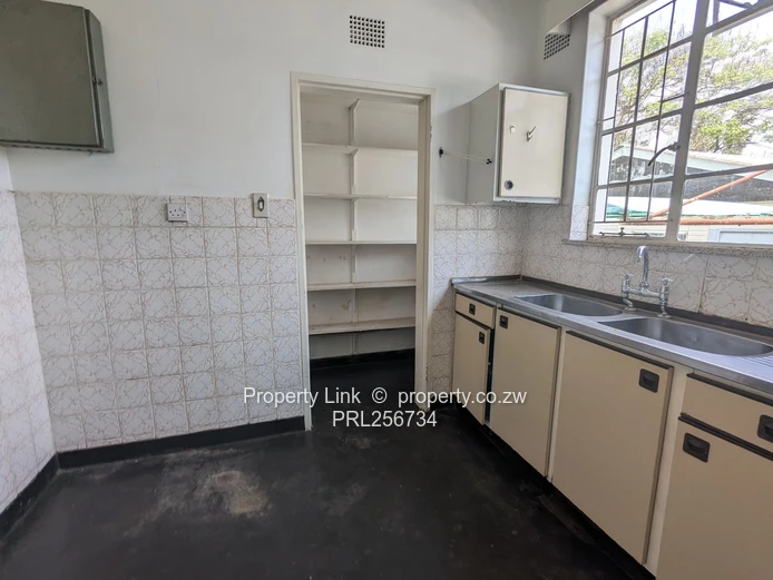 2 Bed 1 Bath Ground Floor Apartment With Garden