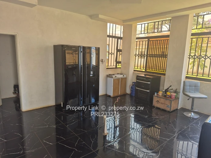 4-Bed 3-Bath Family Home In Mount Pleasant Heights