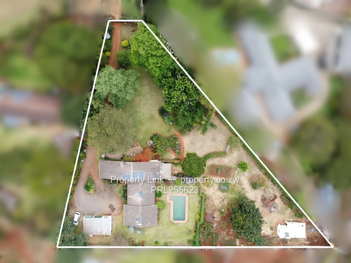 Family Home On Quiet Close With Borehole & Pool