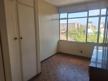 3 Bedroom Flat & Apartment