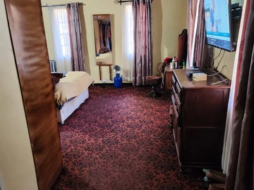 Farm & Agricultural Land