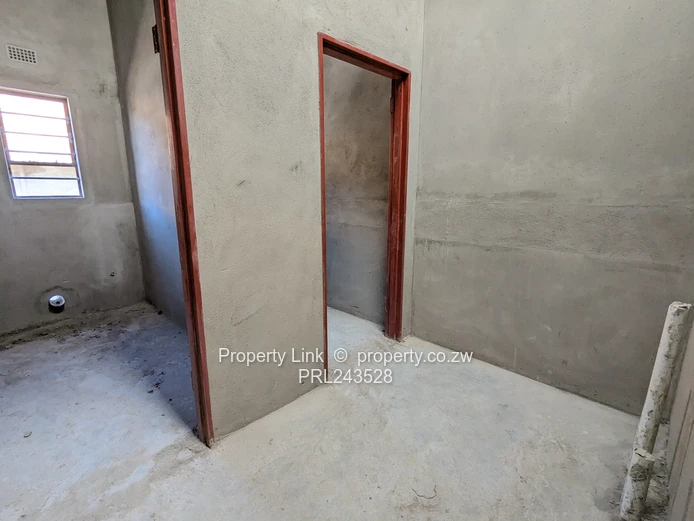 Mukuvisi Woodlands Industrial Area - 3 Units - Available 1 June