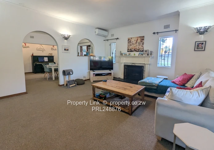 Family Friendly Highlands Home - Available 1 August