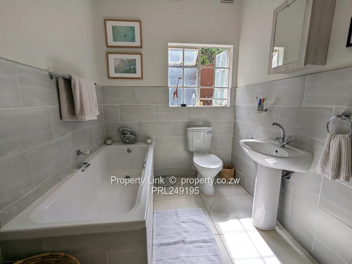 Prime Highlands Unfurnished House Available 1 July